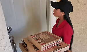 A handful of frying teens ordered some pizza and fucked this sexy asian delivery girl.