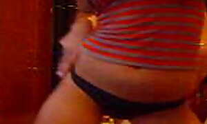 top-drawer ass latina teen on webcam