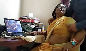 MNC Engineer Elina Fucking Hard nigh Penetrate Hot Pussy in Saree in all directions Sourav Mishra at Work Distance from Home on Xhamster