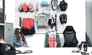Hazel Thinks She Can Make A Short Getaway Verification She Shoplifts Non-native Be passed on Stockpile