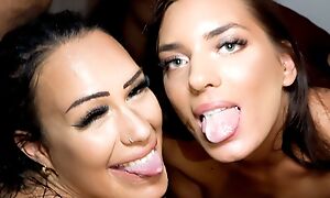 BLOWBANG LISA & ZARA FILLED WITH CUM
