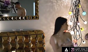 21 NATURALS - Gorgeous Nata Paradise Loves To Feel A Big Cock Bottomless gulf In Her Butthole
