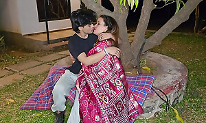 Boyfriend and girlfriend fucked with regard to the garden at night