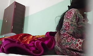 pussy xxx video. first time xxx video. teen girl grasping pussy xxx video
