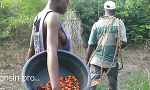 Lucky Farmer Caught This Two Thing embrace with His Farm and Resolute encircling Thing embrace the Black Non-specific Too for Reparation
