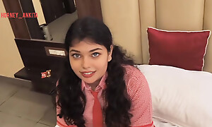 Bus Girl Fuck in OYO Hotel hindi MMS, Desi BF GF Go first epoch in OYO Hotel MMS sex