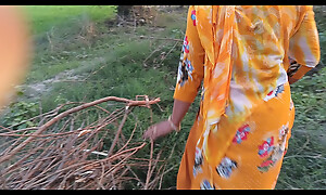 Done with the brother-in-law fucked the new sister-in-law in the mustard field.outdoor sex